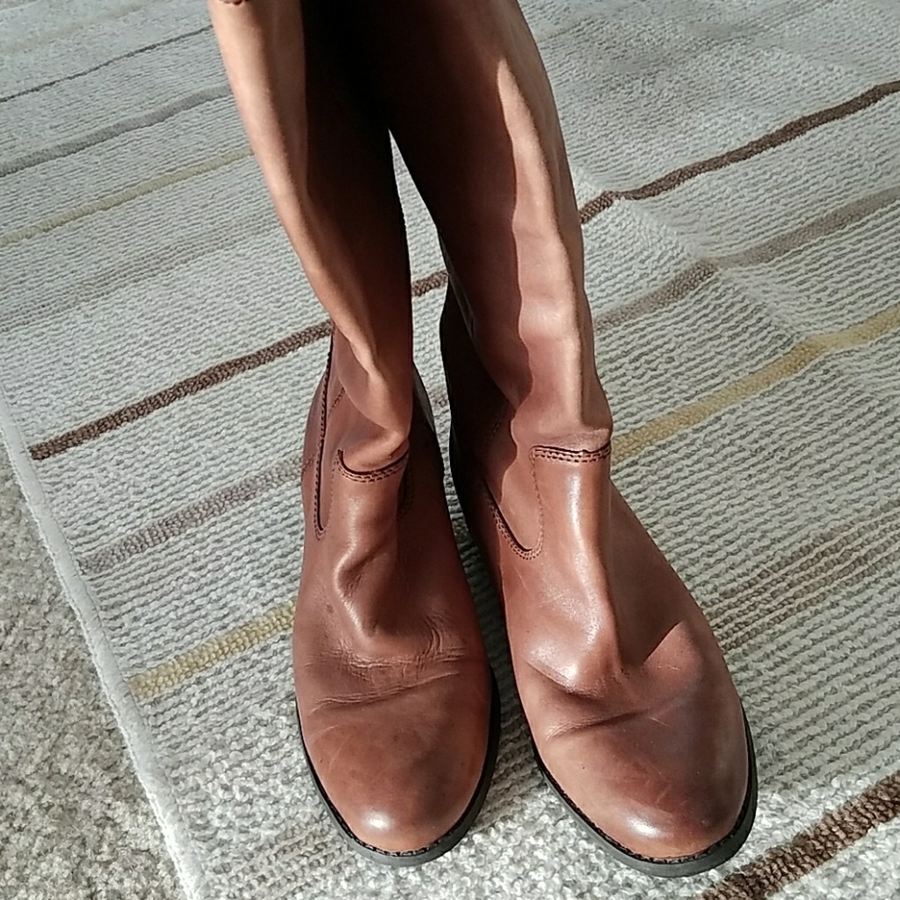 Carlos Santana boots